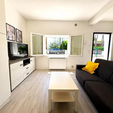 Apartment Casa Indipendente, 500 M Dal Mare, Wifi, Free Park *