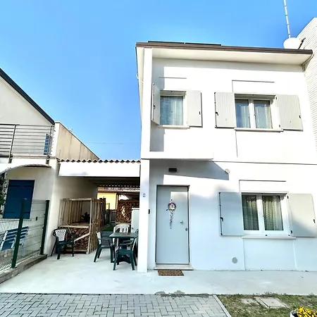 Casa Indipendente A Pineta, 2 Posti Auto, Wifi, Appena Ristrutturata * Lido di Jesolo