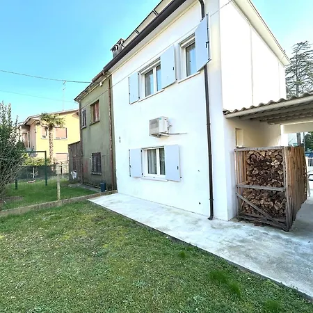 Apartment Casa Indipendente A Pineta, 2 Posti Auto, Wifi, Appena Ristrutturata Lido di Jesolo